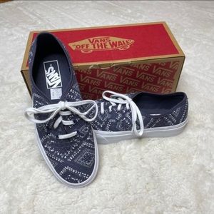 NWB Vans Authentic Ditsy Bandana